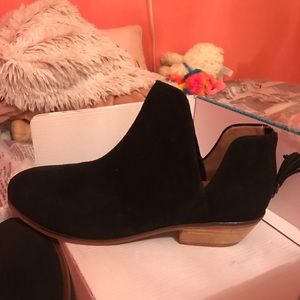 NIB Softwalk booties